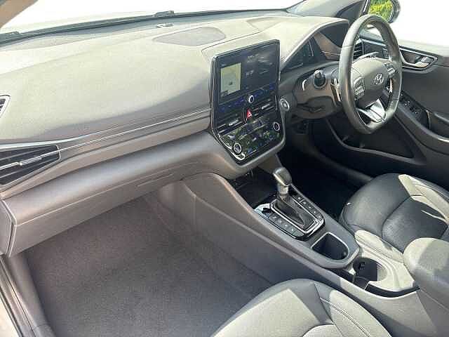 Hyundai IONIQ 1.6 GDi Hybrid Premium SE 5dr DCT White
