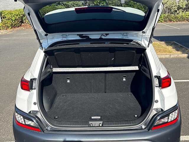 Hyundai KONA 1.6 GDi Hybrid Premium 5dr DCT White