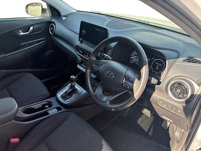 Hyundai KONA 1.6 GDi Hybrid Premium 5dr DCT White