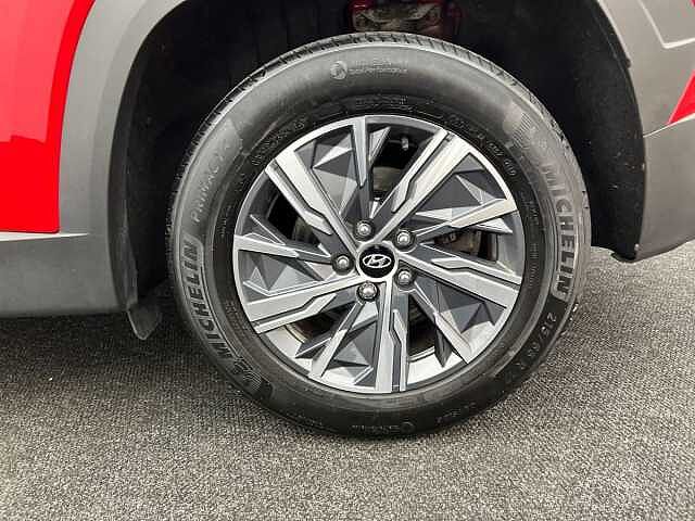 Hyundai TUCSON TGDi 48V MHD DCT SE Connect ENGINE RED