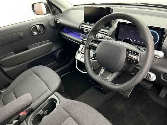 Hyundai INSTER 49kWh 02