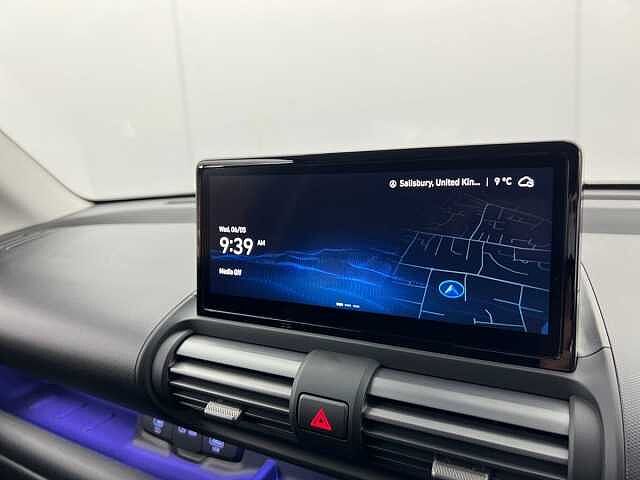 Hyundai INSTER 49kWh 02