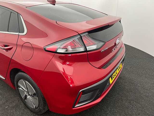 Hyundai IONIQ 1.6 GDi Hybrid DCT Premium RED