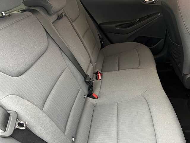 Hyundai IONIQ 1.6 GDi Hybrid DCT Premium RED