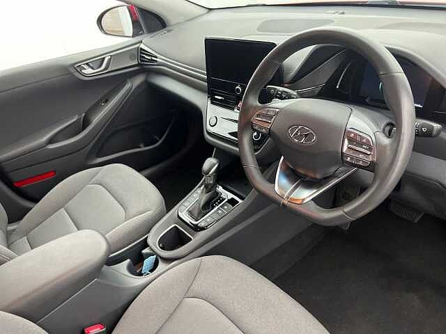 Hyundai IONIQ 1.6 GDi Hybrid DCT Premium RED