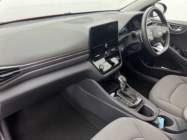 Hyundai IONIQ 1.6 GDi Hybrid DCT Premium RED