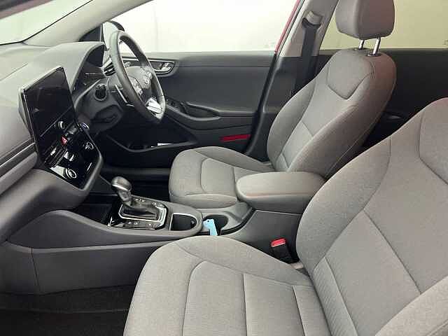 Hyundai IONIQ 1.6 GDi Hybrid DCT Premium RED