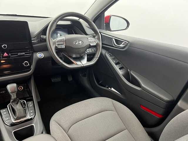 Hyundai IONIQ 1.6 GDi Hybrid DCT Premium RED