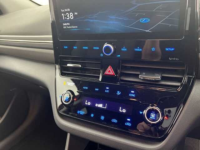 Hyundai IONIQ 1.6 GDi Hybrid DCT Premium RED