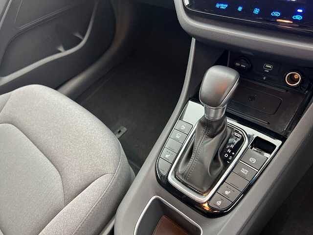 Hyundai IONIQ 1.6 GDi Hybrid DCT Premium RED