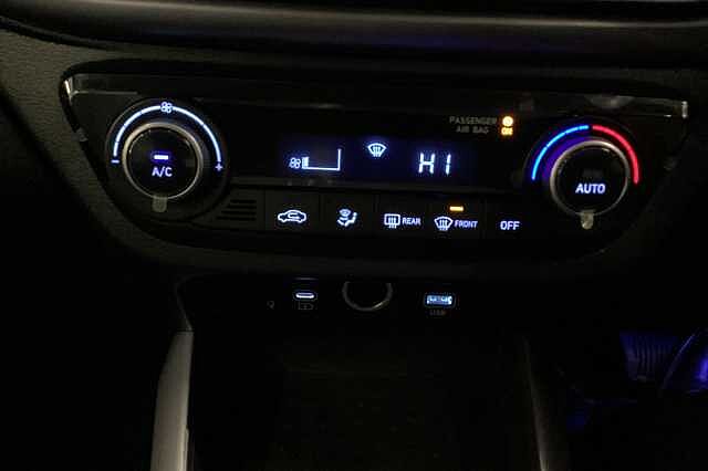 Hyundai I10 1.2 [79] Premium 5dr Auto [Nav] Blue
