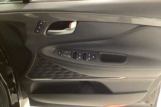 Hyundai SANTA FE 1.6 TGDi Plug-in Hybrid Ultimate 5dr 4WD Auto