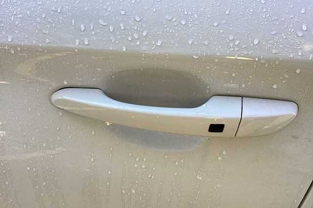 Hyundai KONA 1.6 GDi Hybrid Premium SE 5dr DCT White