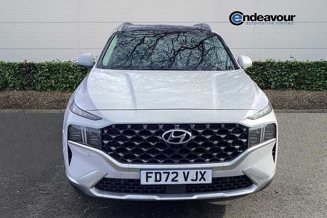 Hyundai SANTA FE 1.6 TGDi Hybrid Ultimate 5dr 4WD Auto White
