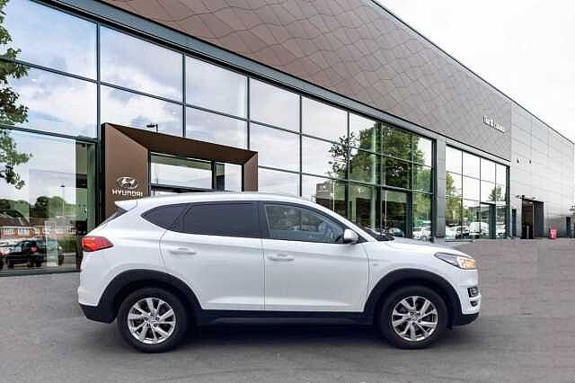 Hyundai TUCSON Hybrid 1.6CRDi (136ps) SE Nav 48V DCT White