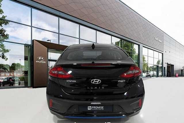 Hyundai IONIQ 1.6 GDi (105ps) Premium SE Plug-in Hybrid PHANTOM BLACK