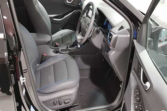 Hyundai IONIQ 1.6 GDi (105ps) Premium SE Plug-in Hybrid PHANTOM BLACK