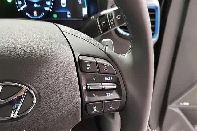 Hyundai IONIQ 1.6 GDi (105ps) Premium SE Plug-in Hybrid PHANTOM BLACK