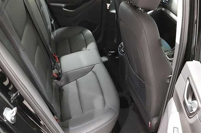 Hyundai IONIQ 1.6 GDi (105ps) Premium SE Plug-in Hybrid PHANTOM BLACK