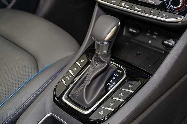 Hyundai IONIQ 1.6 GDi (105ps) Premium SE Plug-in Hybrid PHANTOM BLACK