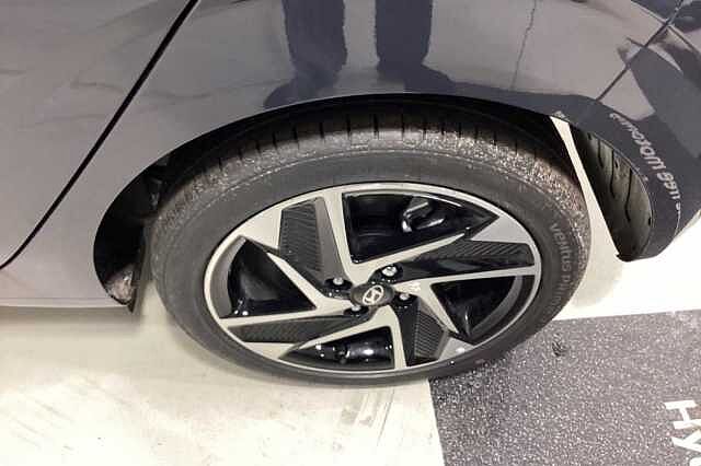 Hyundai i10 1.0 [63] Premium 5dr Auto [Nav]