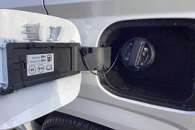 Hyundai TUCSON 1.6T Hybrid N Line 5dr Auto White