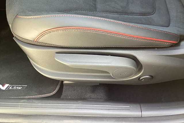 Hyundai TUCSON 1.6T Hybrid N Line 5dr Auto White