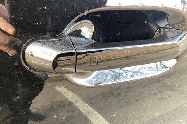 Hyundai INSTER 85kW 02 49kWh 5dr Auto Black