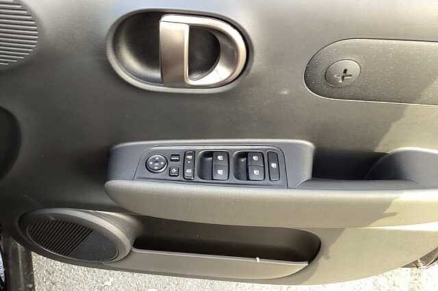 Hyundai INSTER 85kW 02 49kWh 5dr Auto Black