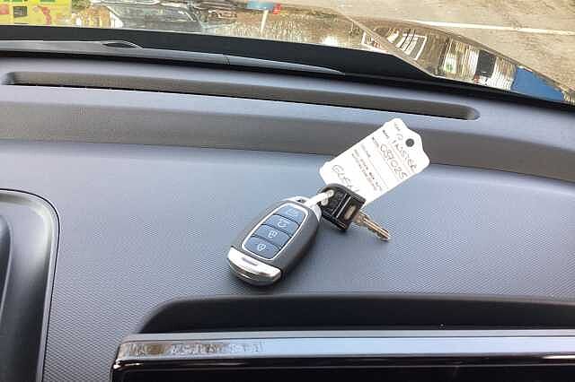 Hyundai INSTER 85kW 02 49kWh 5dr Auto Black