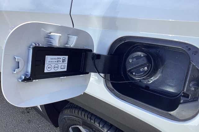 Hyundai TUCSON 1.6 TGDi Hybrid 230 Premium 5dr 2WD Auto White