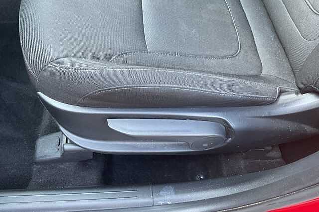 Hyundai TUCSON 1.6 TGDi 48V MHD SE Connect 5dr 2WD DCT Red