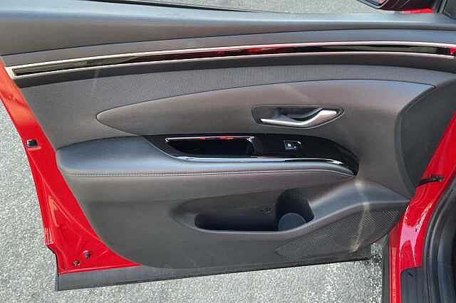 Hyundai TUCSON 1.6 TGDi 48V MHD SE Connect 5dr 2WD DCT Red