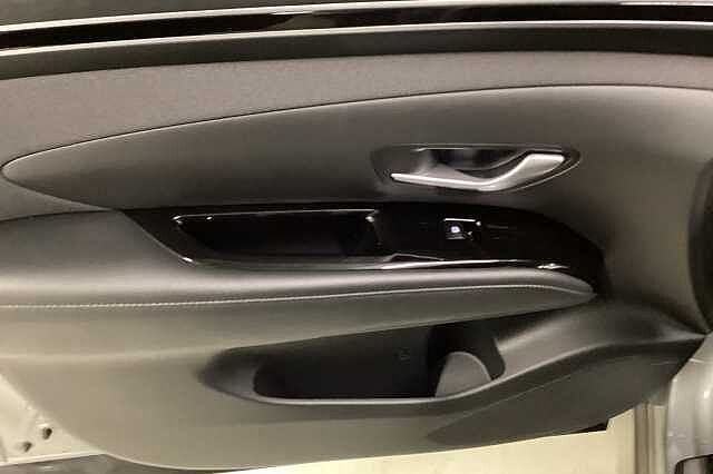 Hyundai TUCSON 1.6 TGDi Plug-in Hybrid Ultimate 5dr 4WD Auto Silver