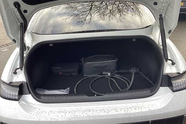 Hyundai IONIQ 6 E (228ps) Premium 77kWh (Single Motor) RWD