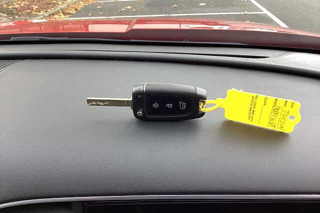 Hyundai TUCSON 1.6 TGDi Hybrid 230 SE Connect 5dr 2WD Auto Red