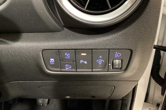 Hyundai KONA 1.0 TGDi 48V MHEV Ultimate 5dr White