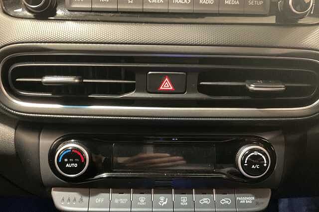 Hyundai KONA 1.6 GDi Hybrid Premium 5dr DCT Black
