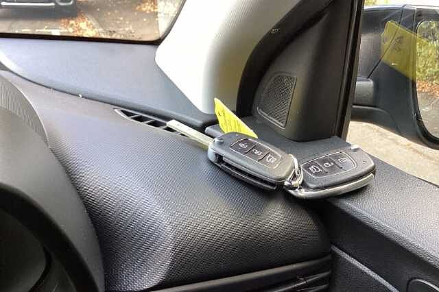 Hyundai I20 1.0T GDi 48V MHD SE Connect 5dr Grey