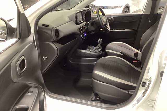 Hyundai i10 1.2 Advance 5dr Auto