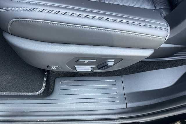 Hyundai SANTA FE 1.6 TGDi 288 PHEV Calligraphy 5dr 4WD Auto [6 St] Black