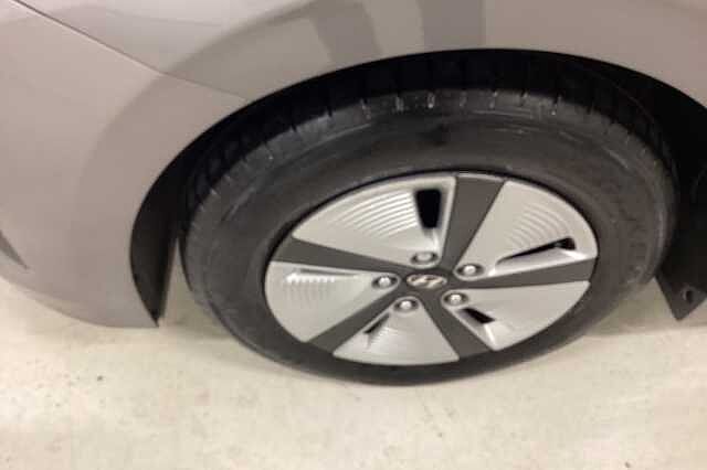 Hyundai IONIQ 1.6 GDi Hybrid Premium SE 5dr DCT
