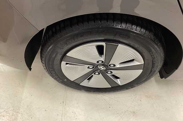 Hyundai IONIQ 1.6 GDi Hybrid Premium SE 5dr DCT