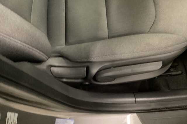 Hyundai IONIQ 1.6 GDi Hybrid Premium SE 5dr DCT