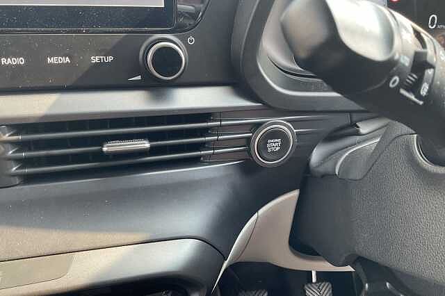 Hyundai i20 1.0T GDi 90 Tech Line 5dr
