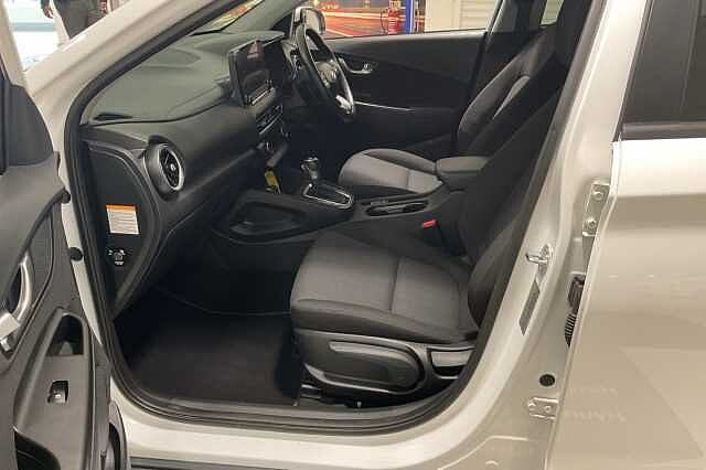 Hyundai KONA 1.6 GDi Hybrid Premium 5dr DCT White