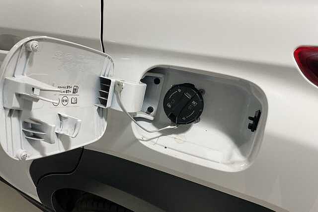 Hyundai KONA 1.6 GDi Hybrid Premium 5dr DCT White
