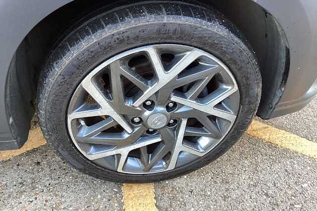 Hyundai KONA 1.6 GDi Hybrid Ultimate 5dr DCT Black