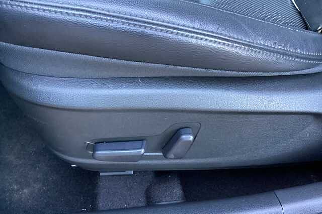 Hyundai KONA 1.6 GDi Hybrid Ultimate 5dr DCT Black