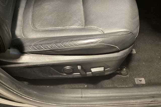 Hyundai TUCSON 1.6 TGDi 48V MHD Ultimate 5dr 2WD DCT Black